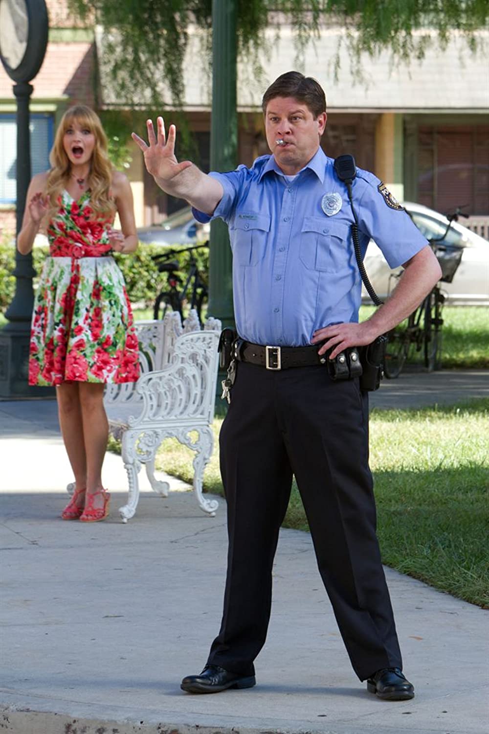 Кадры из Маленькие негодяи спасают положение (2014)