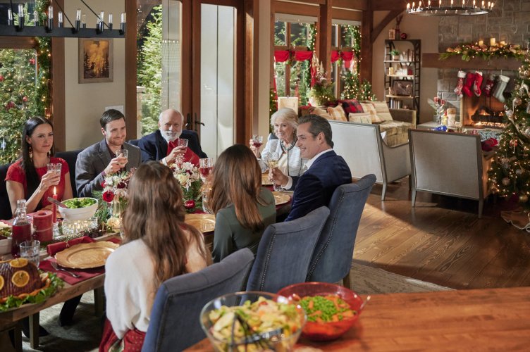 Кадры из Рождество на пять звёзд (2020)
