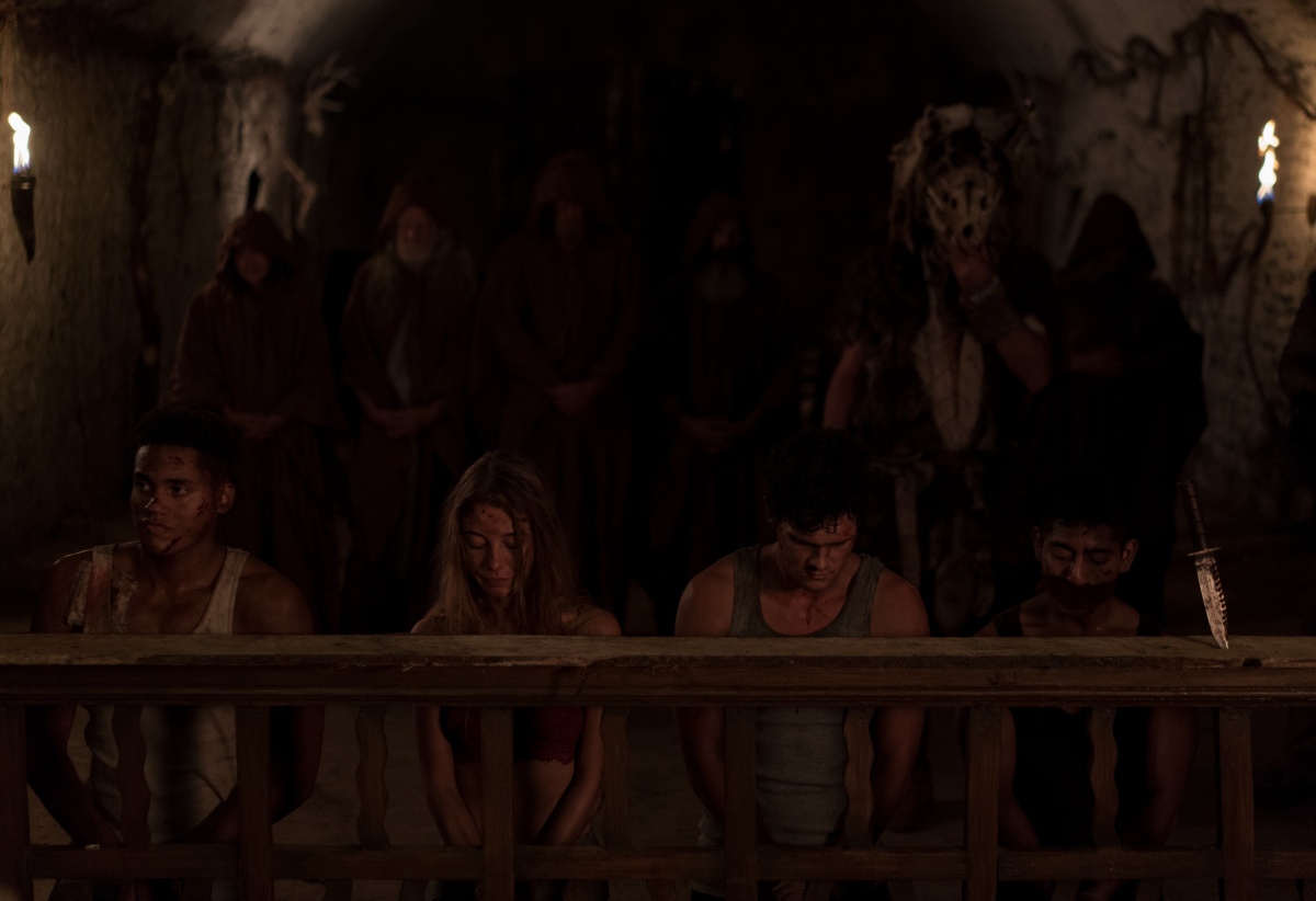 Кадры из Поворот не туда: Наследие (2021)