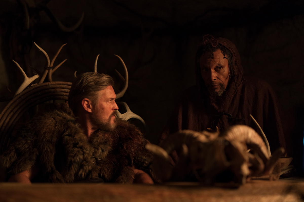 Кадры из Поворот не туда: Наследие (2021)