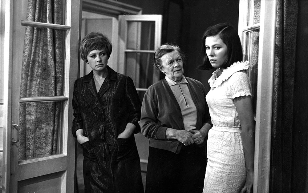 Кадры из Молодые (1971)