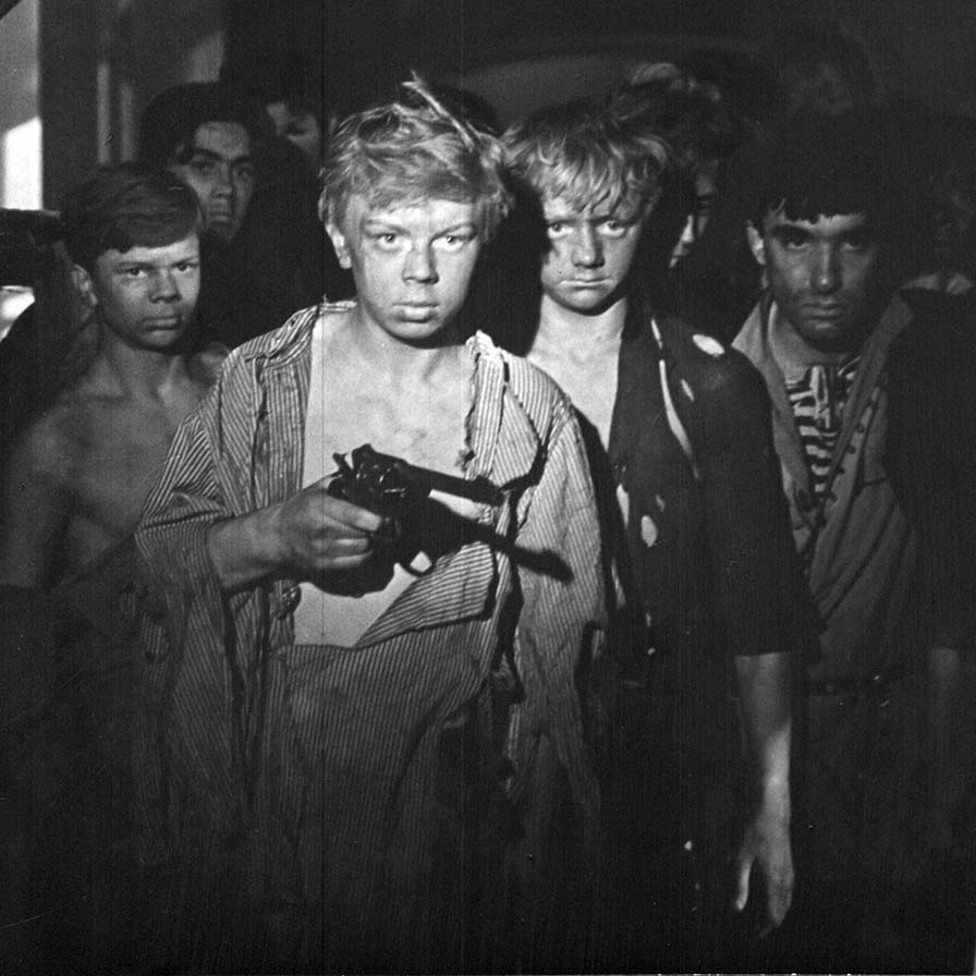 Кадры из Республика ШКИД (1966)