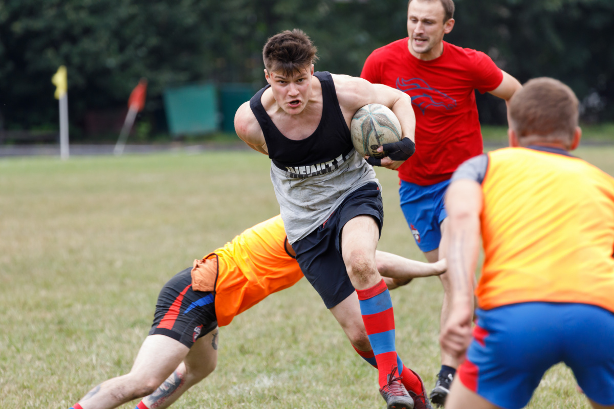 Кадры из Регби (2021)