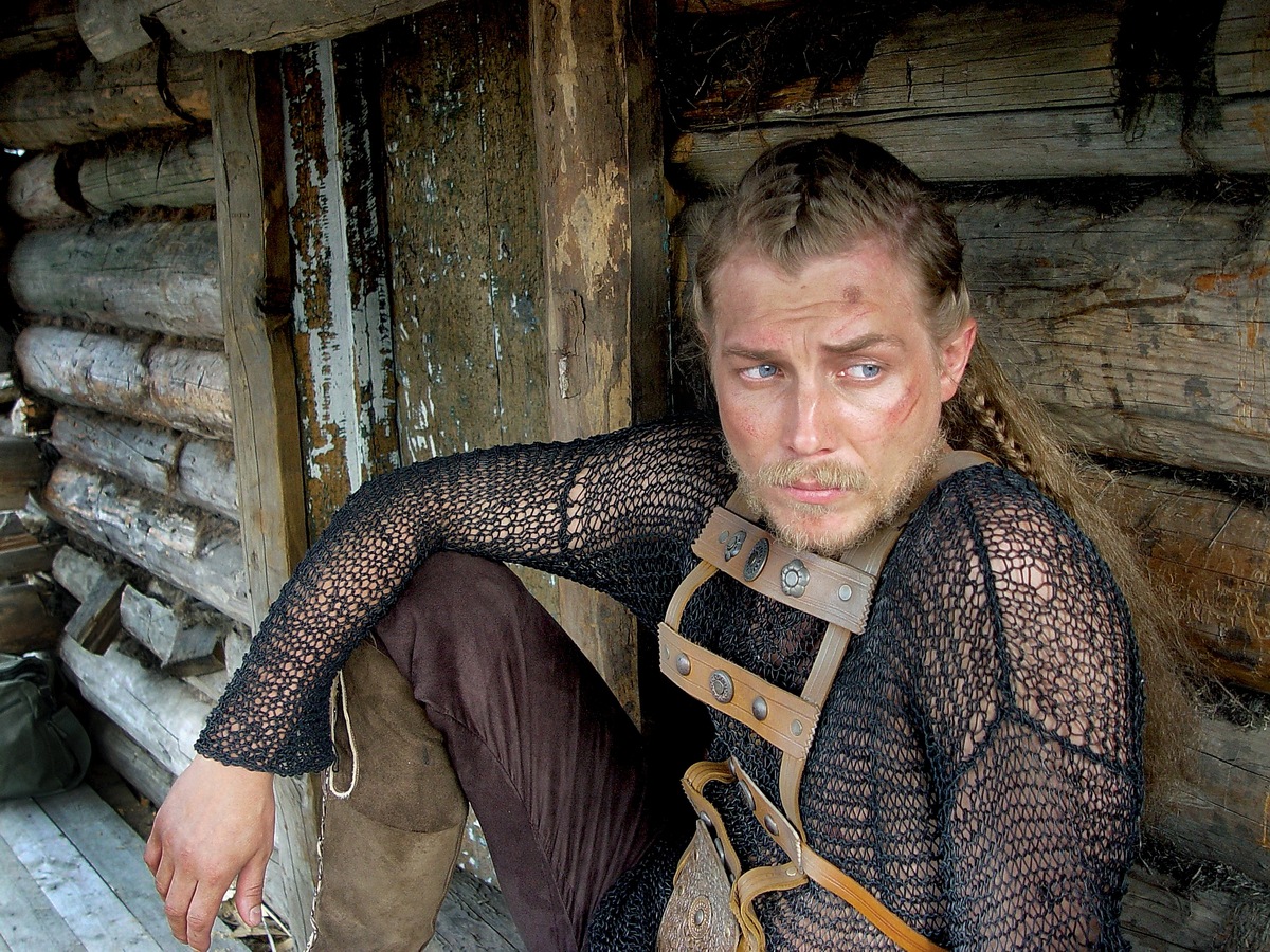 Кадры из Молодой Волкодав (2007)