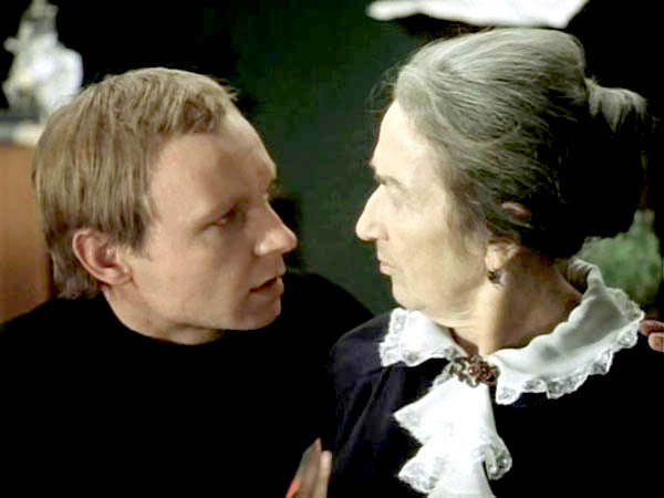 Кадры из Ирония судьбы, или С легким паром! (1975)