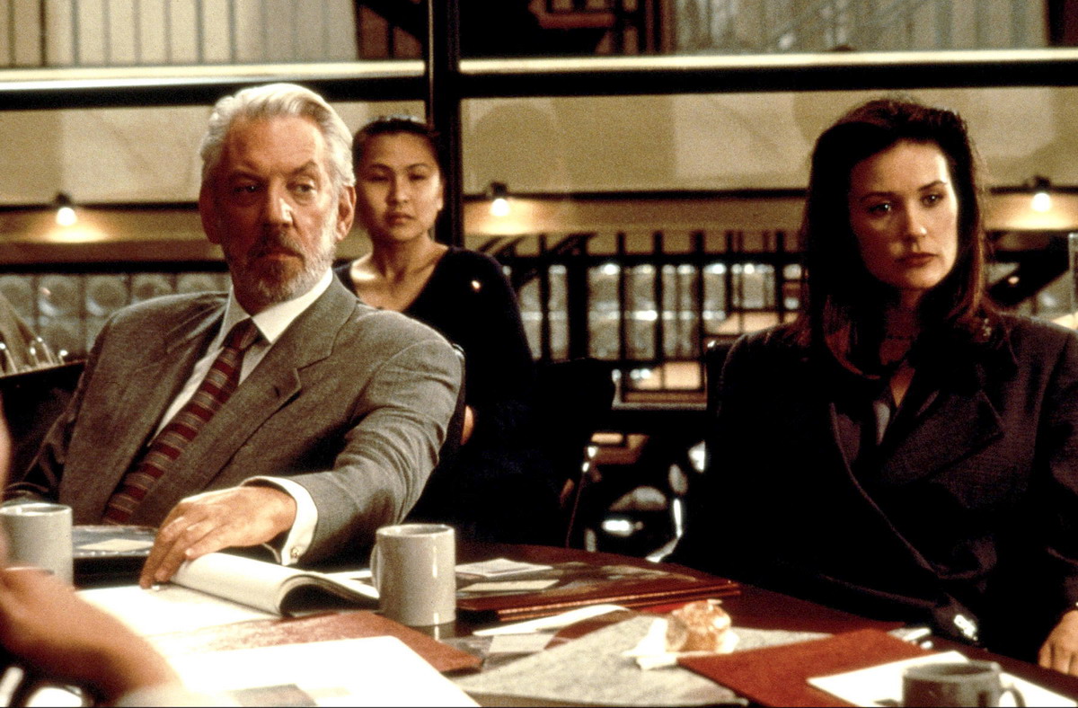 Кадры из Разоблачение (1994)