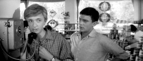 Кадры из Я шагаю по Москве (1964)