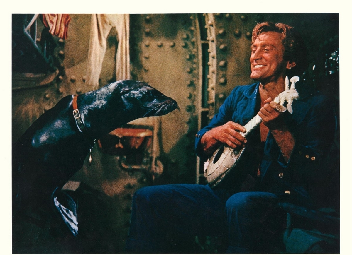 Кадры из 20000 лье под водой (1954)