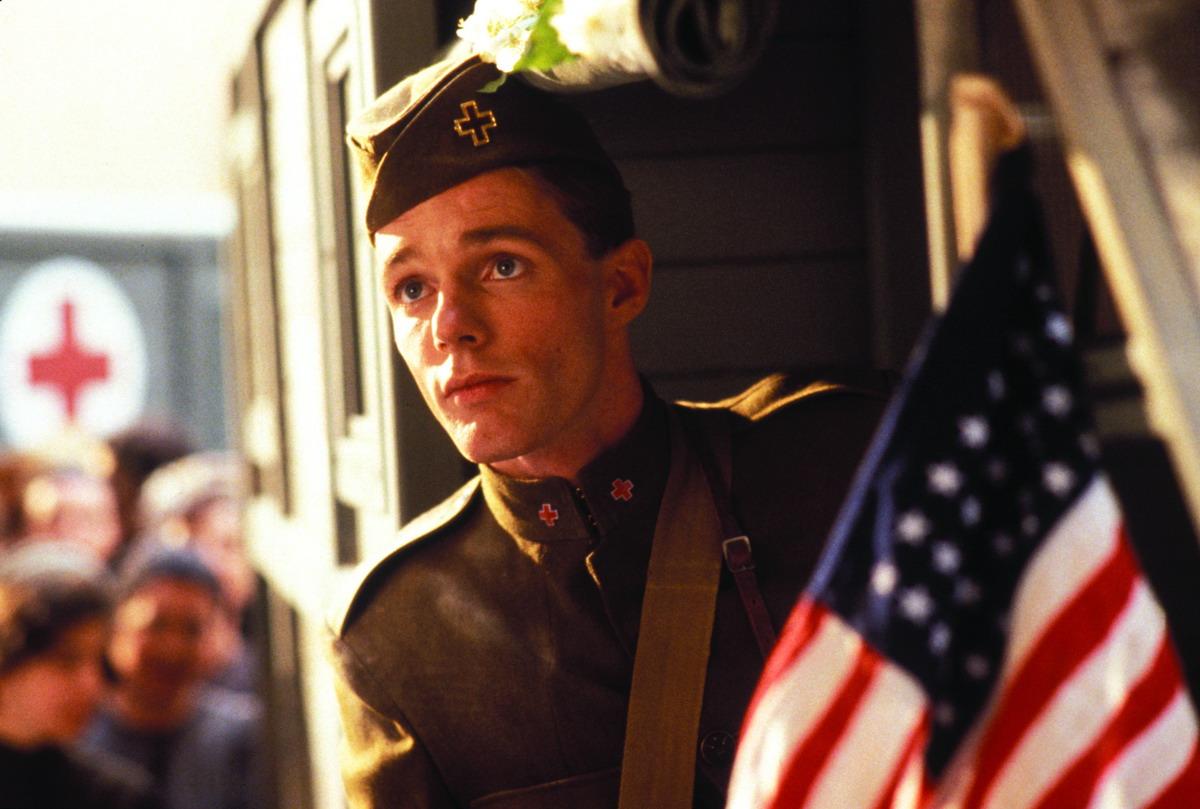 Кадры из В любви и войне (1996)