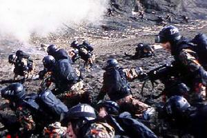 Кадры из Королевская битва 2 (2003)