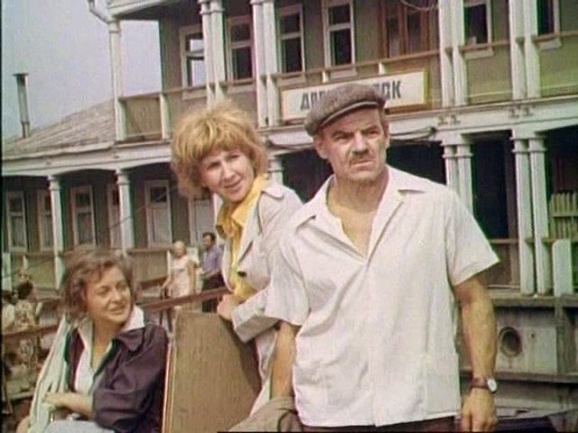 Кадры из Почти смешная история (1977)