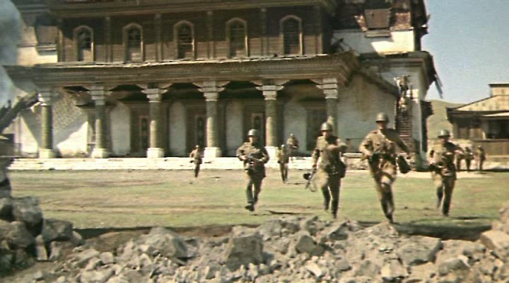 Кадры из Приказ: Перейти границу (1983)