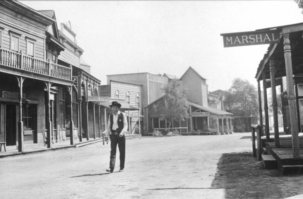 Кадры из Ровно в полдень (1952)