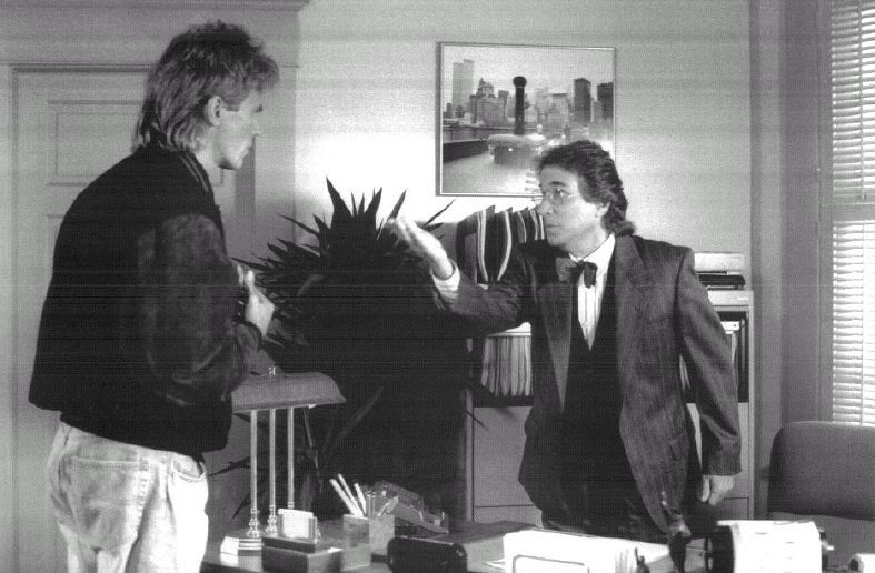 Кадры из Секретный агент Макгайвер (1985)