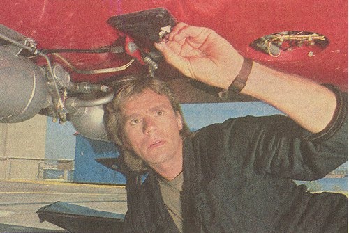 Кадры из Секретный агент Макгайвер (1985)