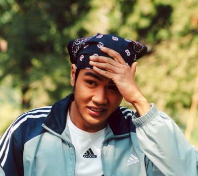 Кадры из Рожденный сражаться (2004)