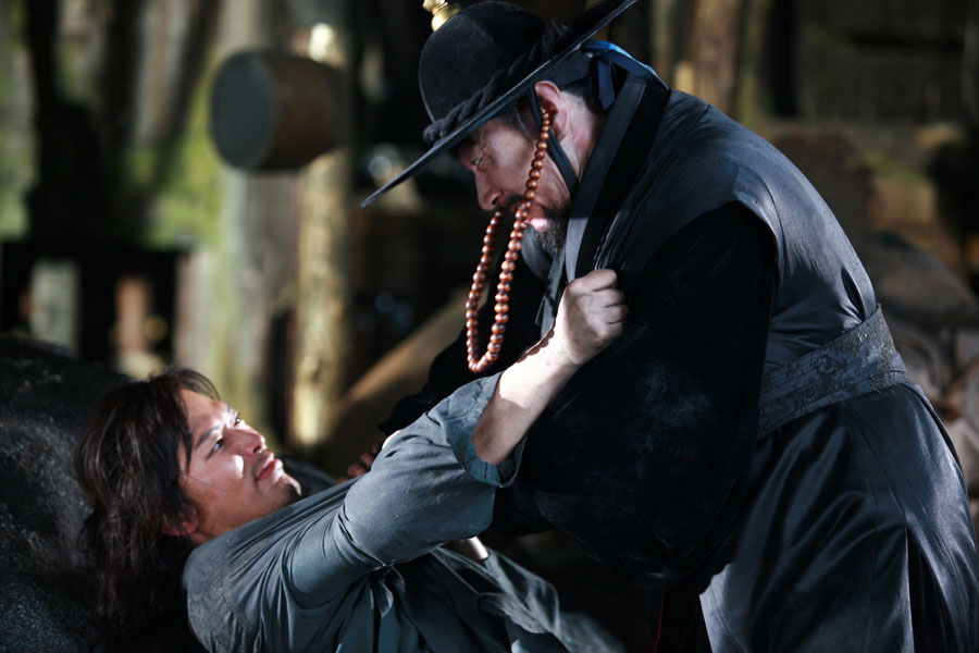 Кадры из Божественное оружие (2008)