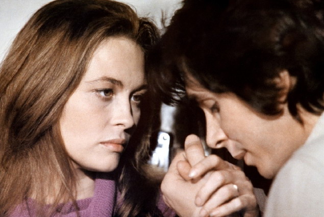 Кадры из Дом под деревьями (1971)