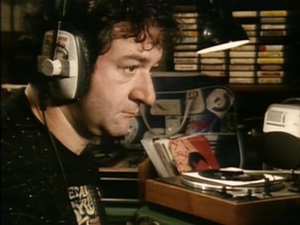 Кадры из Добро пожаловать в психушку (1994)