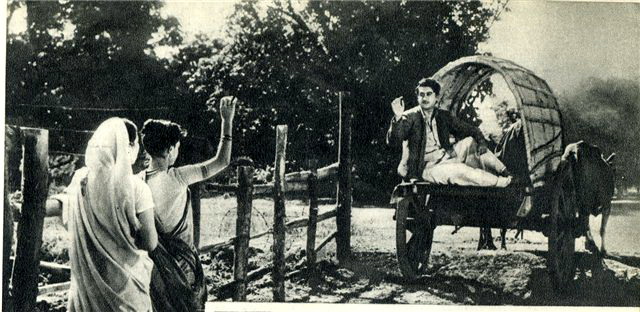 Кадры из Служба (1955)