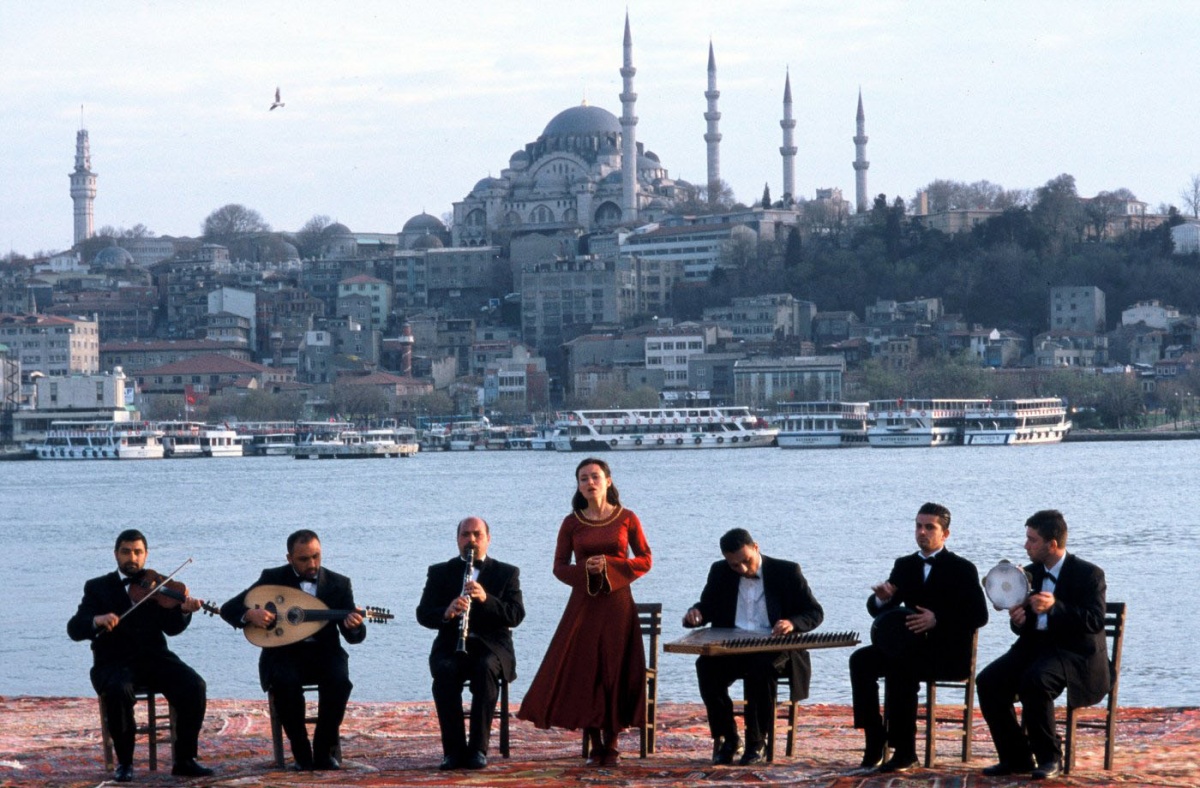 Кадры из Головой о стену (2004)