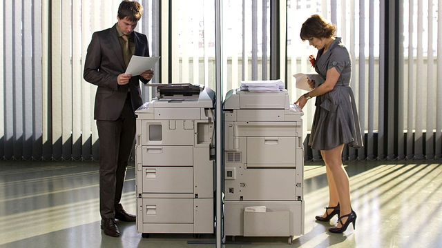 Кадры из Секретарши (2009)