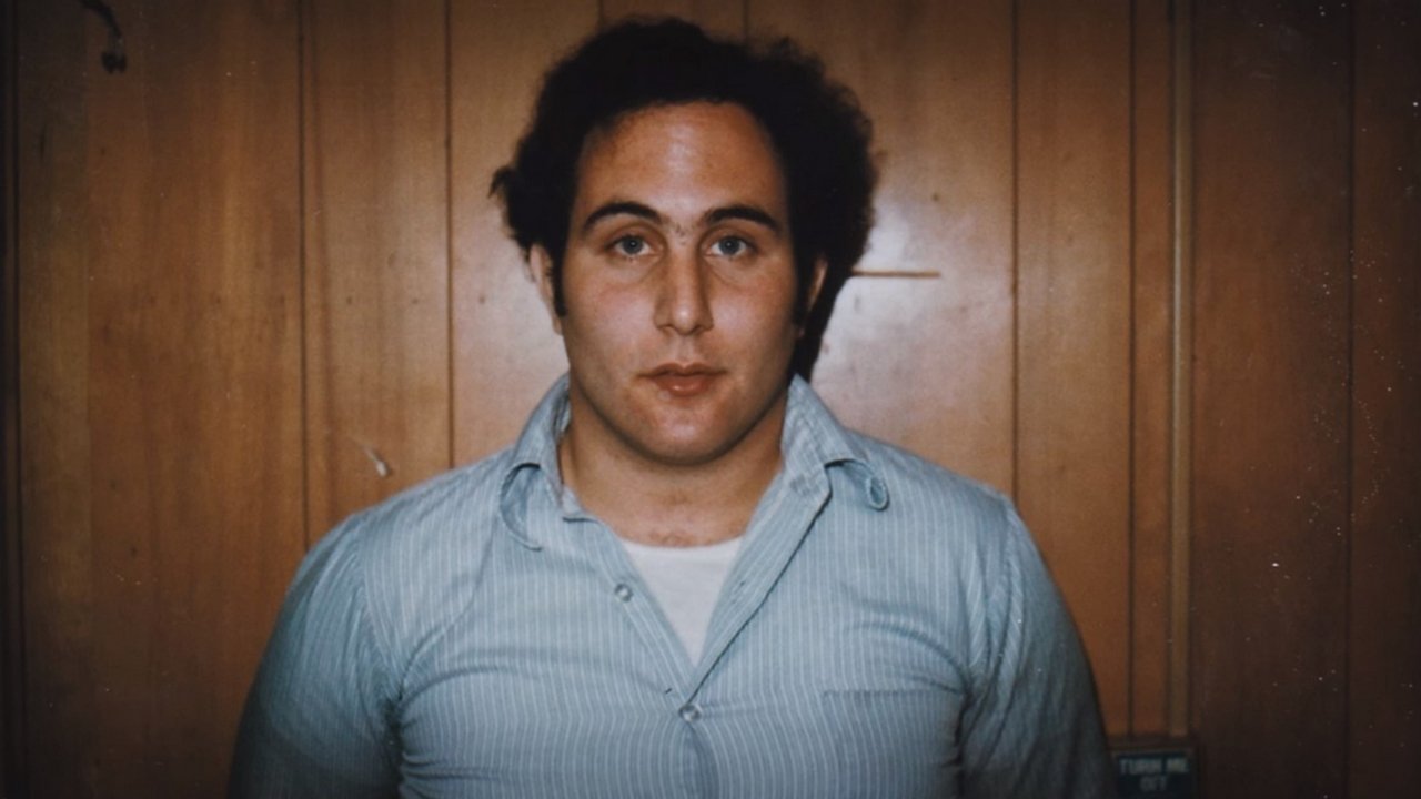 Кадры из Сыновья Сэма. Падение во тьму (2021)