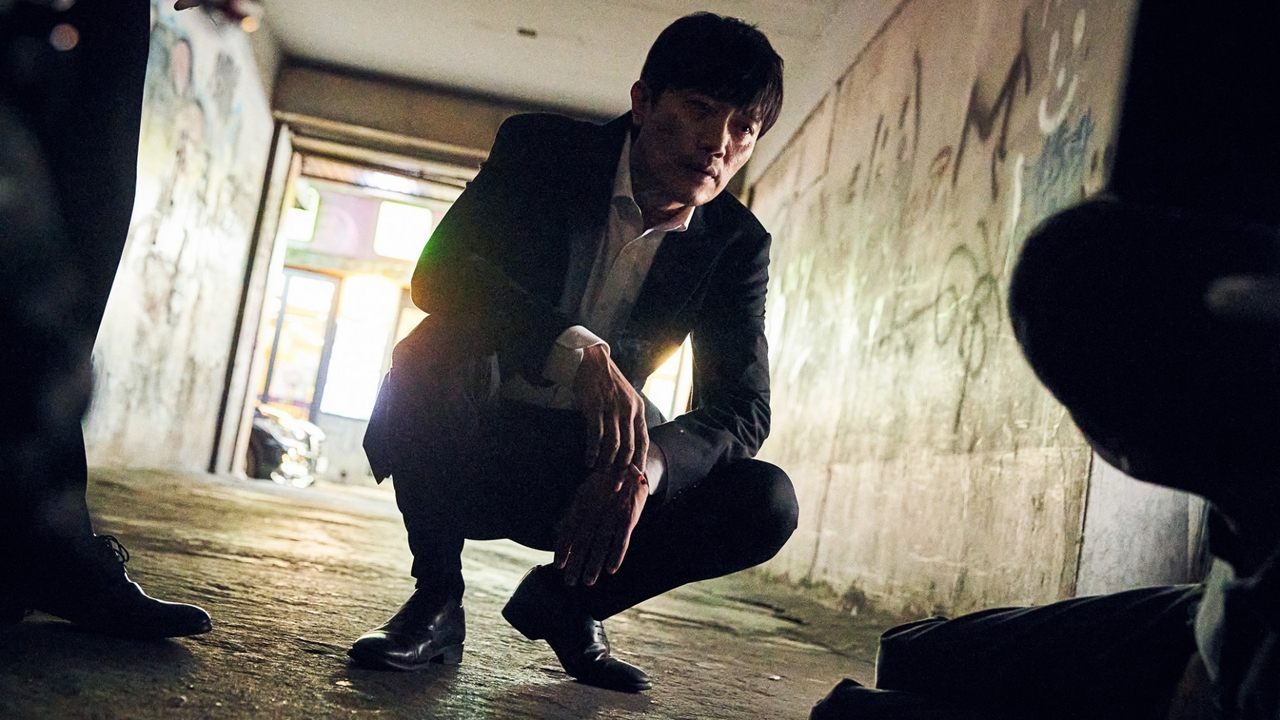 Кадры из Образцовая семья (2022)