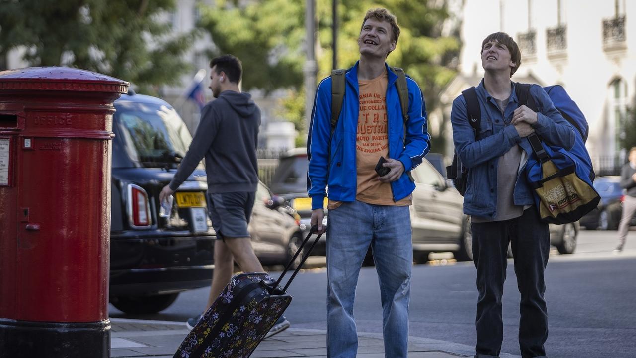 Кадры из Эмиграция (2023)